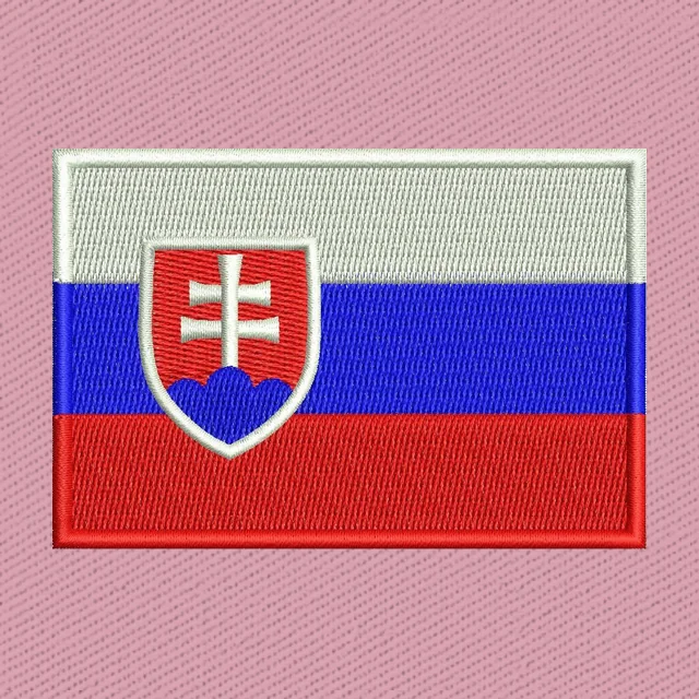 Slowakische Flagge mit Doppelkreuz-Wappen